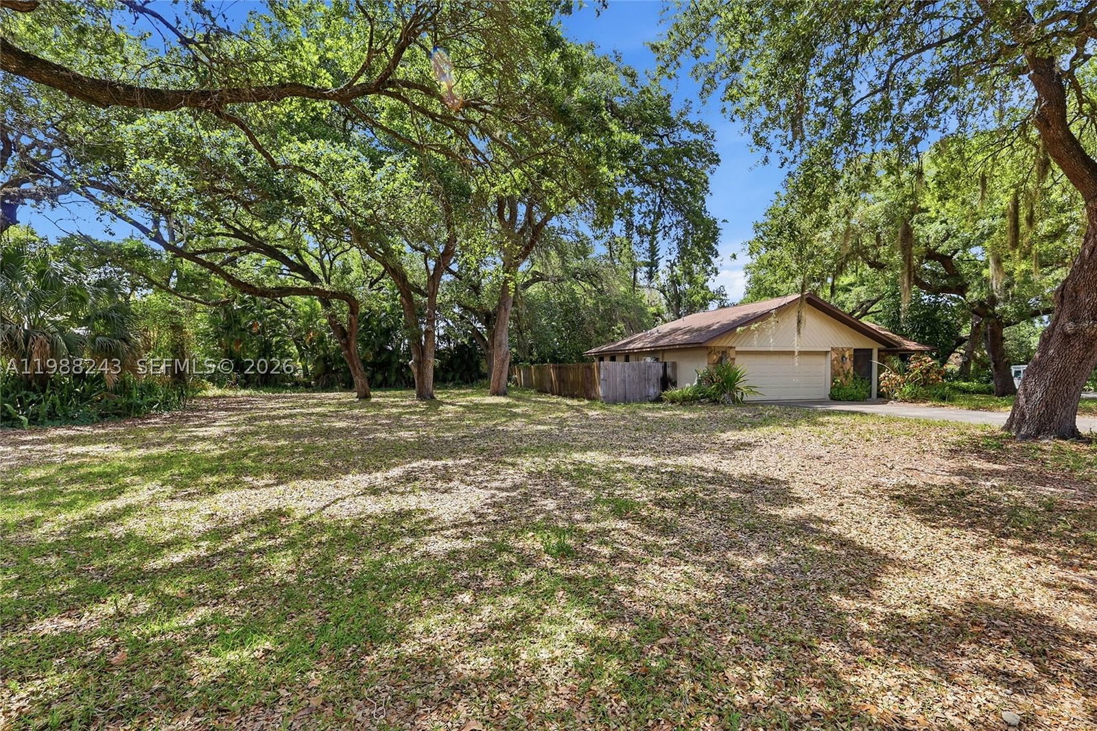 Real estate property located at 1625 Sunkist Way, Lee, Orange River Hills, Fort Myers, FL