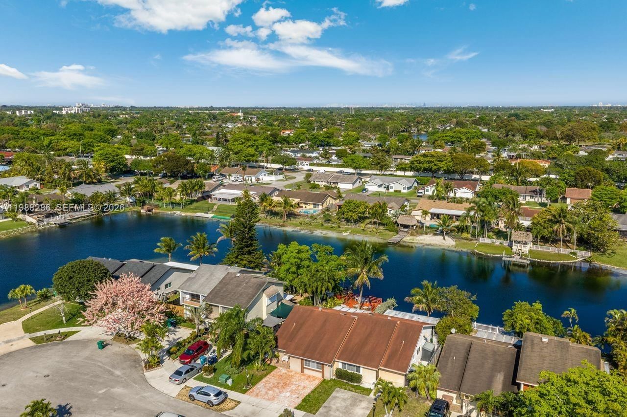 Real estate property located at 7821 148th Ave #2, Miami-dade, Peninsula Homes Condo No, Miami, FL