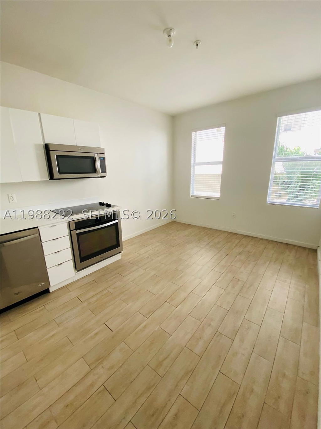 Real estate property located at 1611 Meridian Ave #305, Miami-dade, Emily Condo, Miami Beach, FL