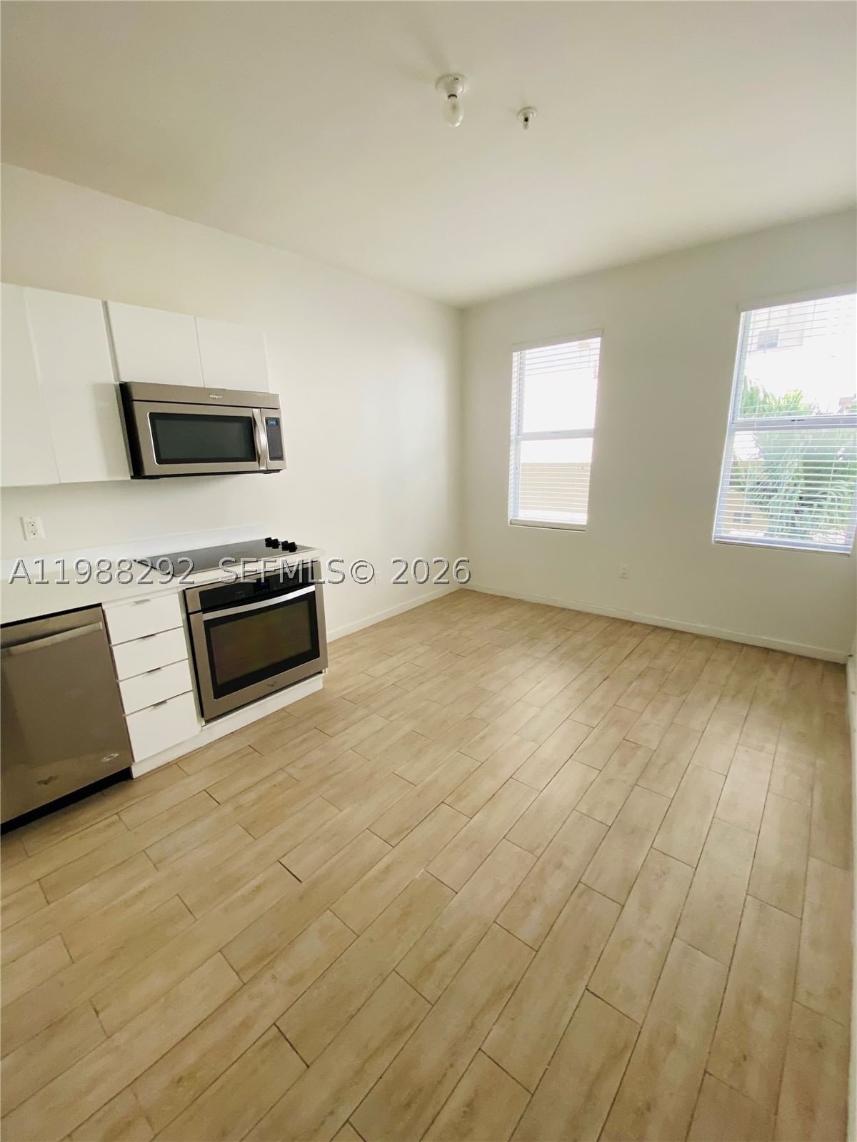 Real estate property located at 1611 Meridian Ave #305, Miami-dade, Emily Condo, Miami Beach, FL