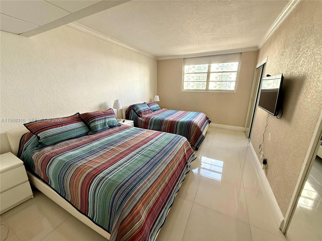 Real estate property located at 3901 Ocean Dr #5W, Broward, Tides On Hollywood Beach, Hollywood, FL