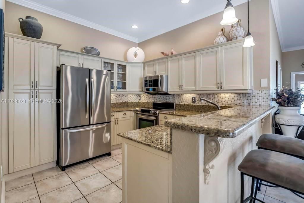 Real estate property located at 677 129th Way, Broward, Pembroke Falls Phase 3, Pembroke Pines, FL