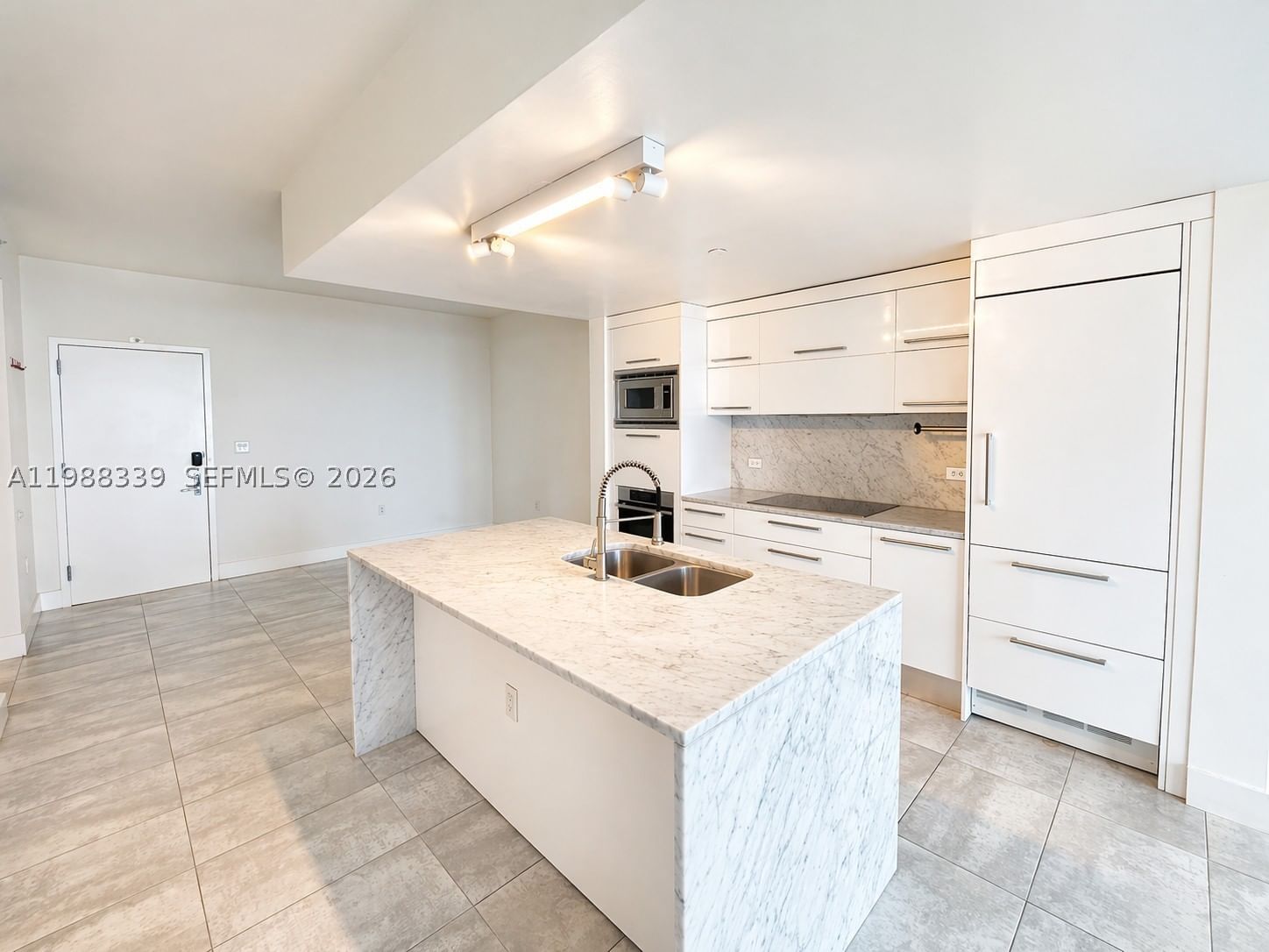 Real estate property located at 900 Biscayne Blvd #1704, Miami-dade, 900 Biscayne Bay Condo, Miami, FL