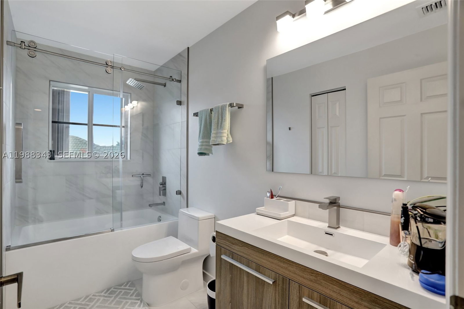 Real estate property located at 1653 Winterberry Ln, Broward, Sector 2- Parcels 21b 22, Weston, FL