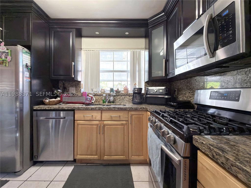 Real estate property located at 13921 164th St, Miami-dade, Paul Marks Sub, Miami, FL