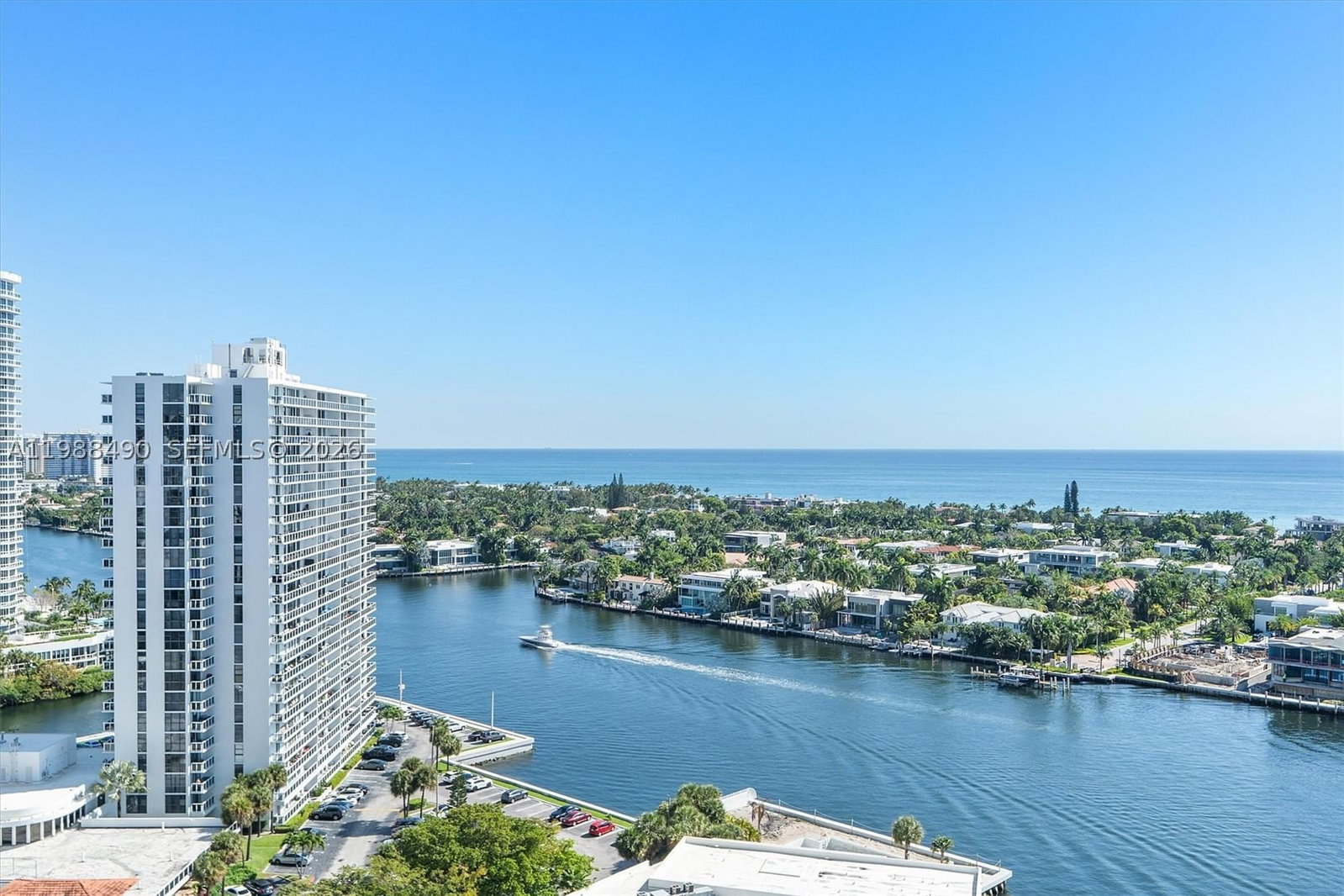 Real estate property located at 20281 Country Cub Drive #1712, Miami-dade, Hamptons West Condo, Aventura, FL