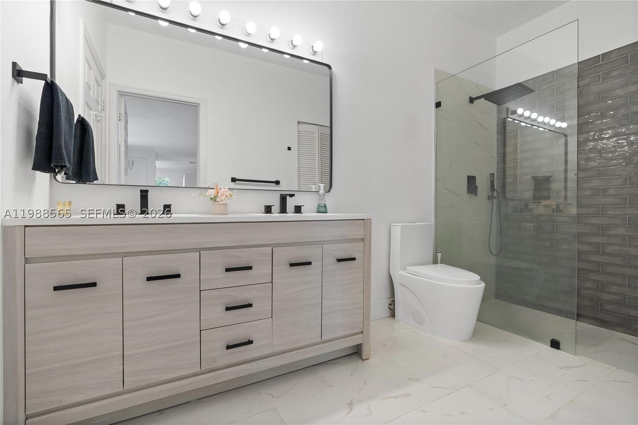 Real estate property located at 1120 Canella Ln, Broward, West Lake Village Plat, Hollywood, FL