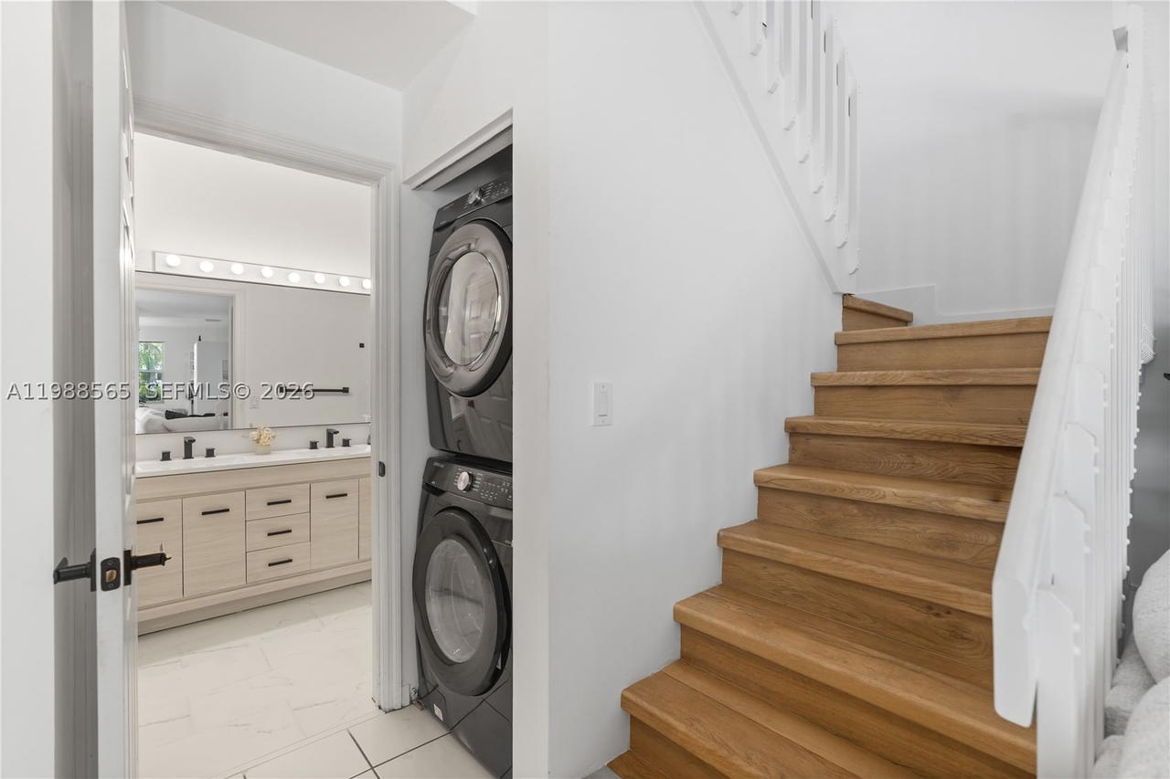 Real estate property located at 1120 Canella Ln, Broward, West Lake Village Plat, Hollywood, FL