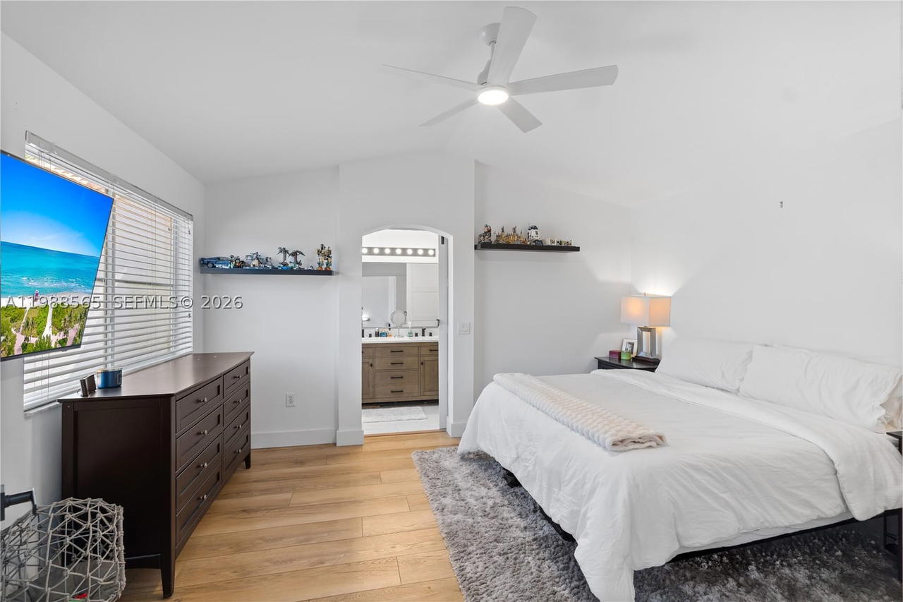 Real estate property located at 1120 Canella Ln, Broward, West Lake Village Plat, Hollywood, FL
