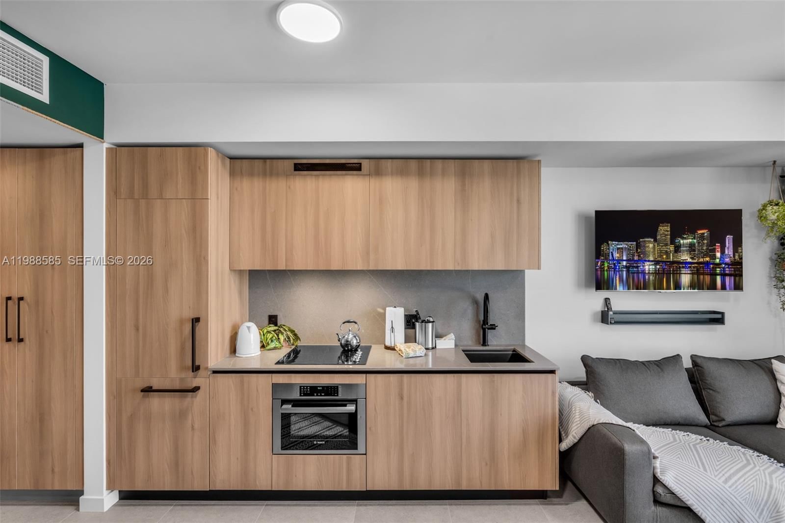 Real estate property located at 121 5th st #2304, Miami-dade, Ne Miami, Miami, FL