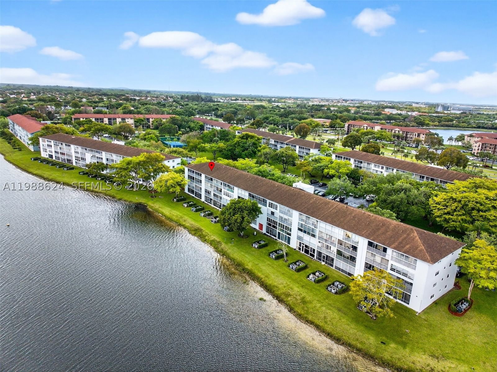 Real estate property located at 1301 134th Way #313B, Broward, Ivanhoe West, Pembroke Pines, FL