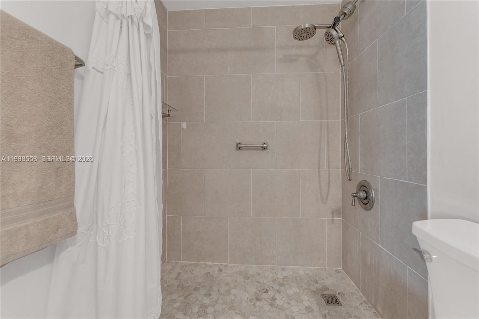 Real estate property located at 5271 8th St #212, Miami-dade, Granada Grand Condo, Miami, FL