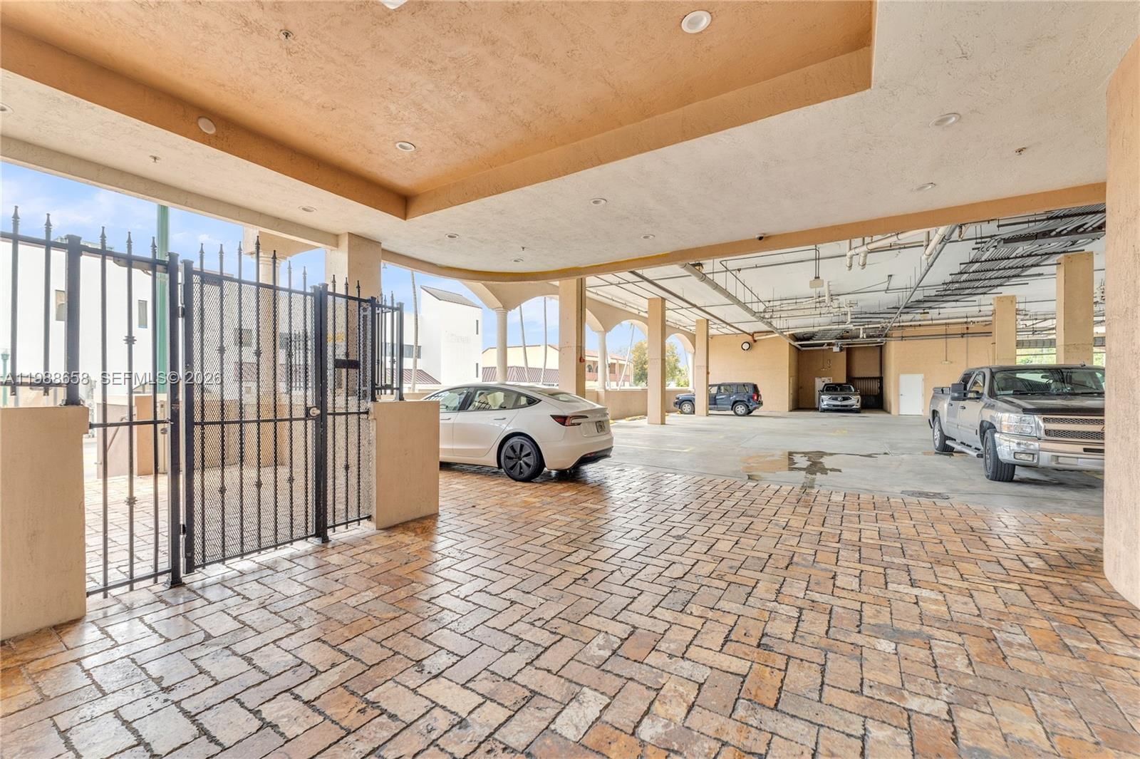 Real estate property located at 5271 8th St #212, Miami-dade, Granada Grand Condo, Miami, FL