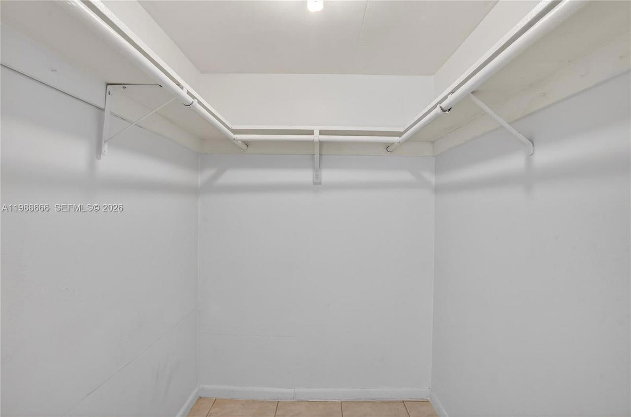 Real estate property located at 6904 Kendall Dr F104, Miami-dade, Dadeland Grove Condo, Pinecrest, FL