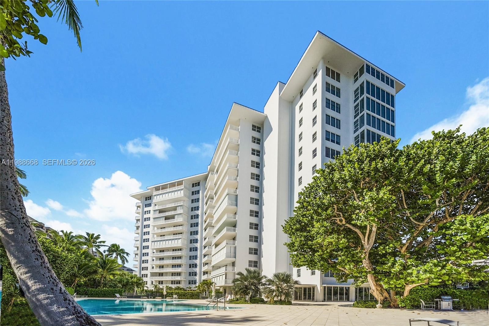 Real estate property located at 200 Ocean Lane Dr #1102, Miami-dade, Island House Apt Inc - Co, Key Biscayne, FL