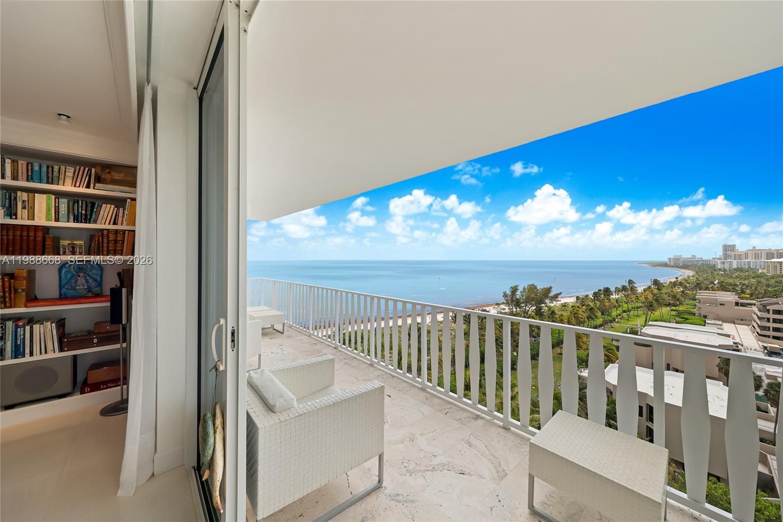 Real estate property located at 200 Ocean Lane Dr #1102, Miami-dade, Island House Apt Inc - Co, Key Biscayne, FL