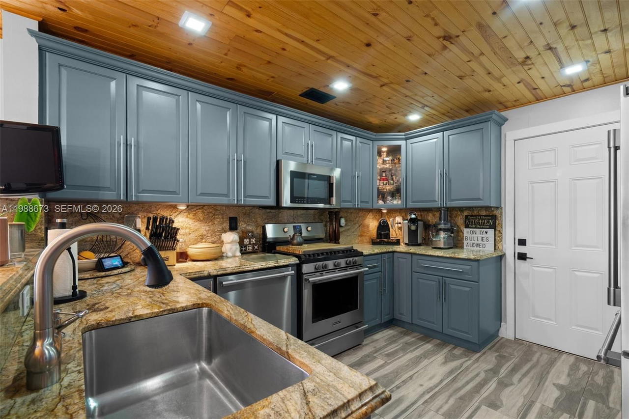 Real estate property located at 14888 140th St, Miami-dade, Adventure Homes, Miami, FL
