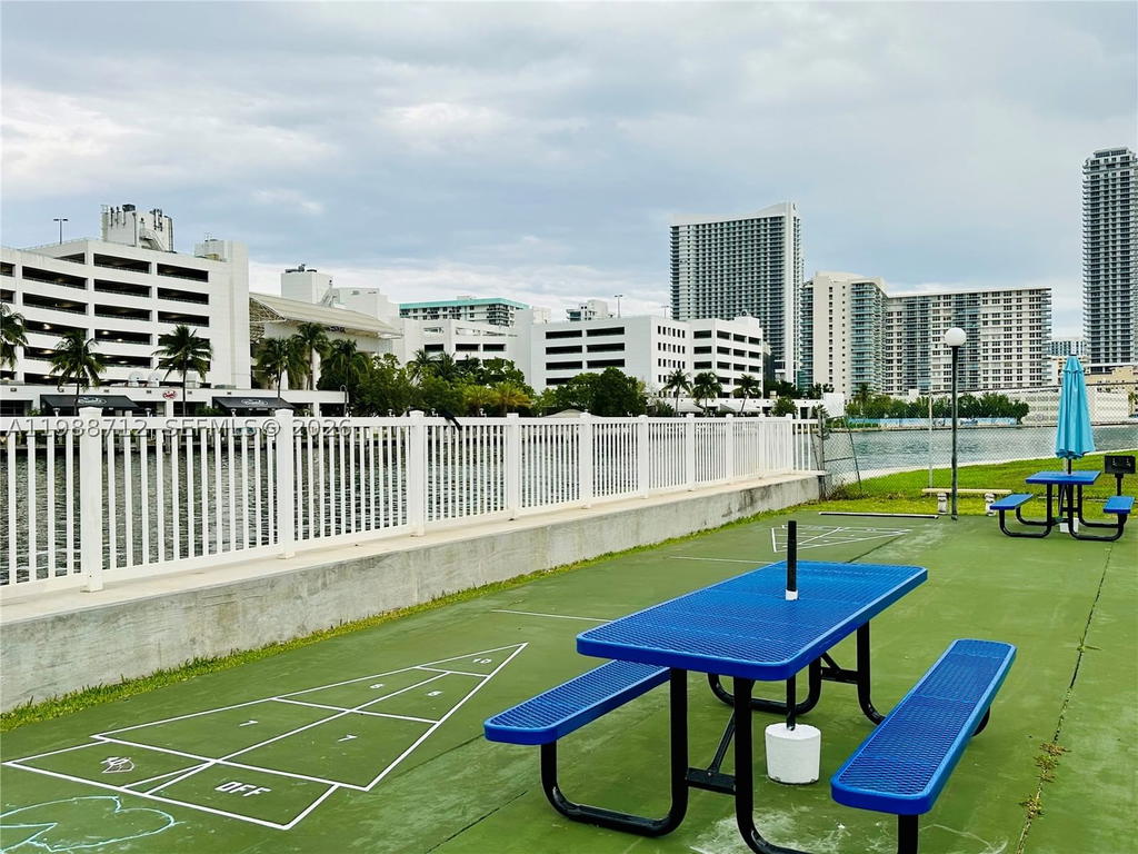 Real estate property located at 600 Parkview Dr #316, Broward, Towers Of Oceanview South, Hallandale Beach, FL