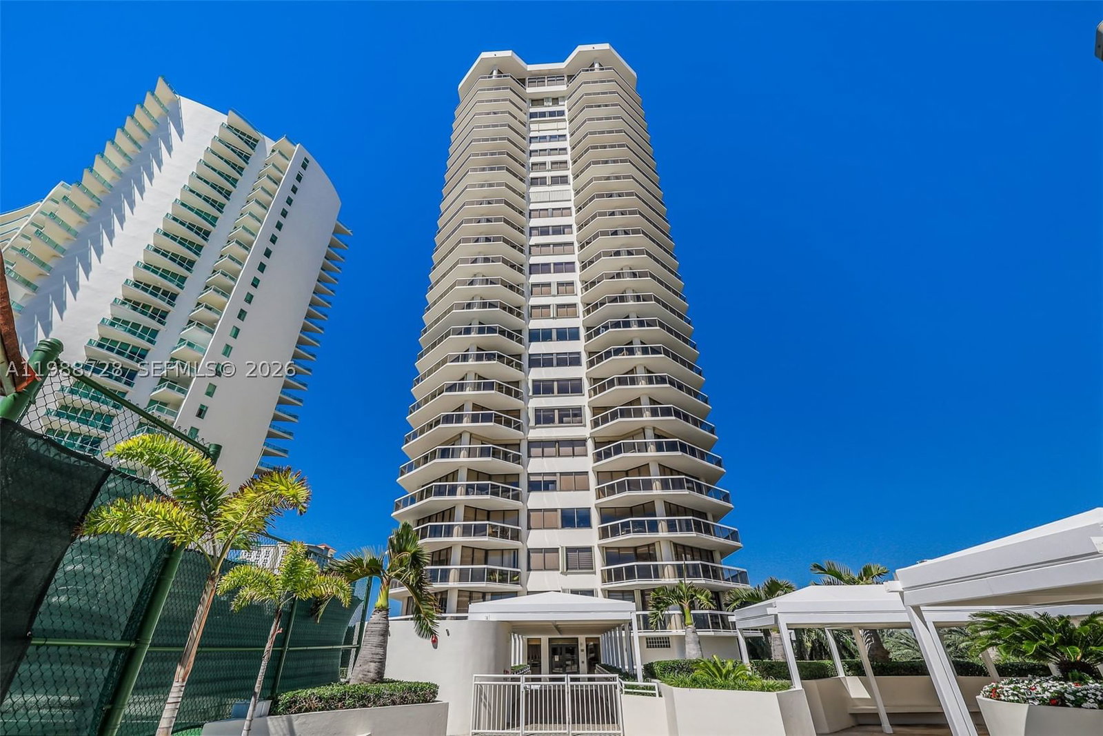 Real estate property located at 20185 Country Club Dr #302, Miami-dade, The Landmark Condo, Aventura, FL