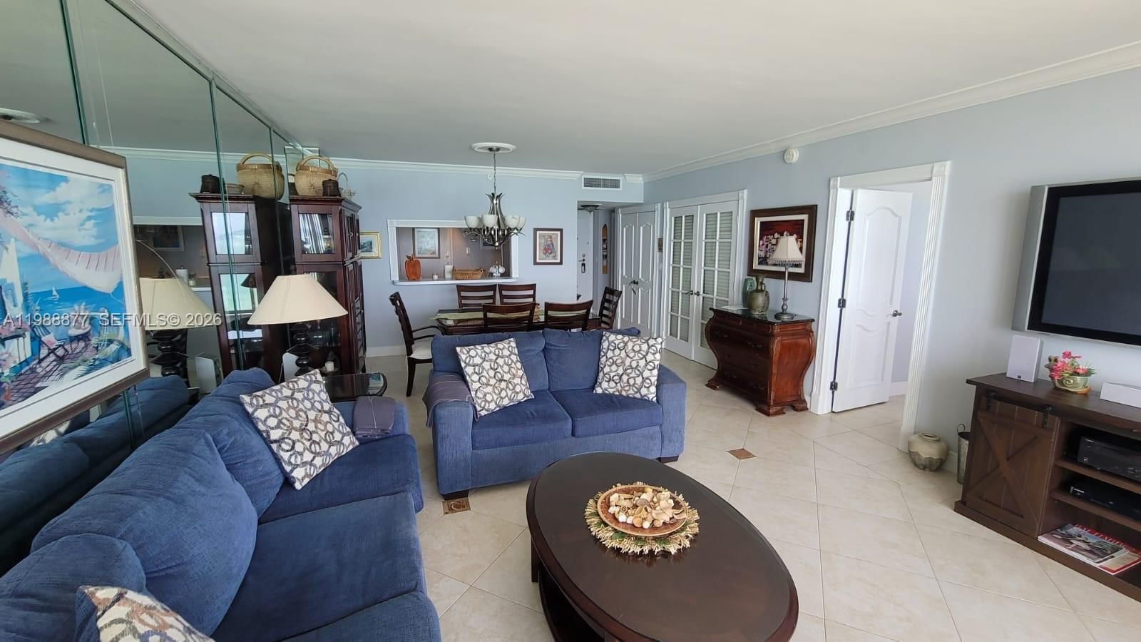 Real estate property located at 5601 Collins Ave #1110, Miami-dade, The Pavilion Condo, Miami Beach, FL