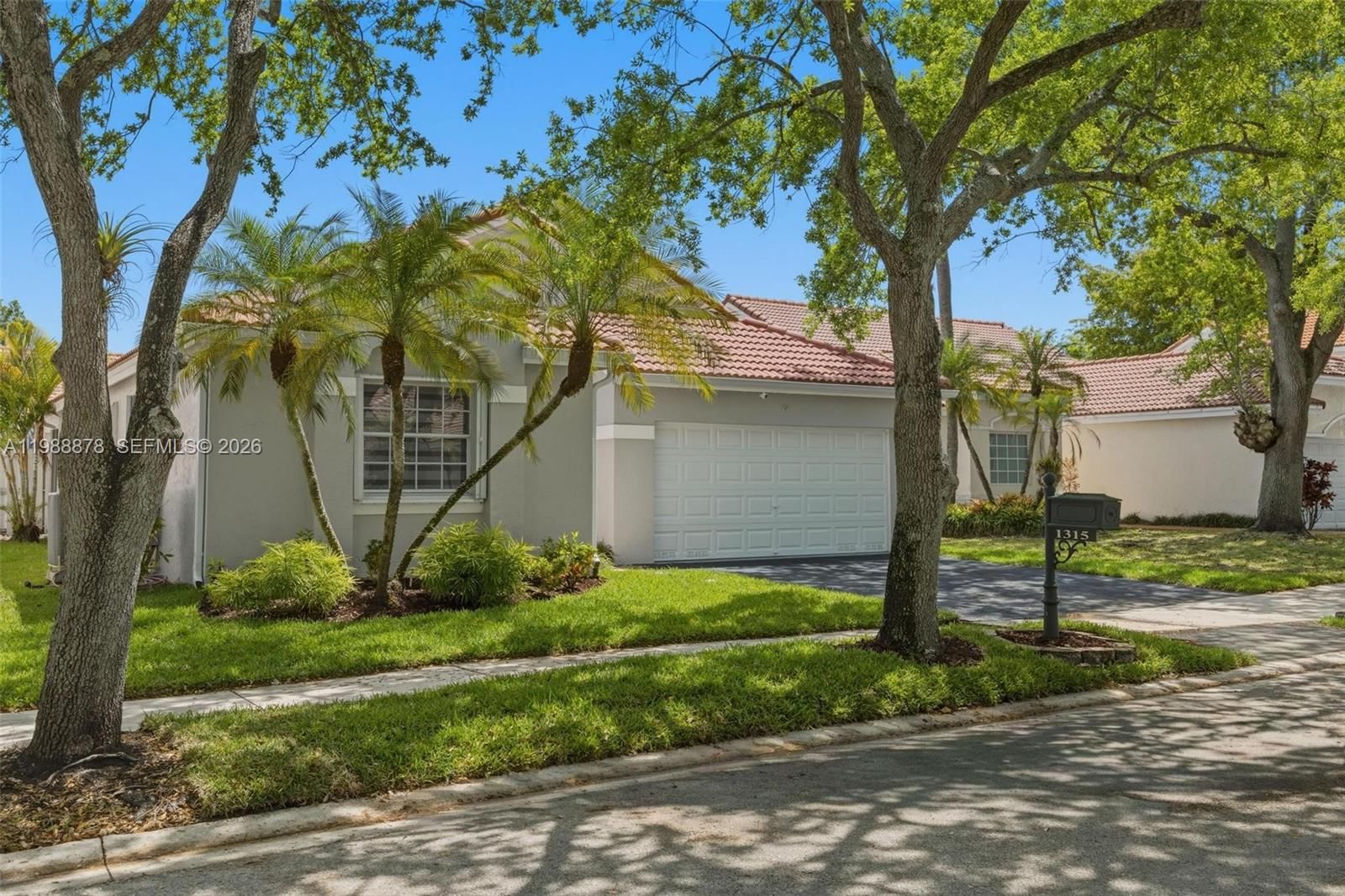 Real estate property located at 1315 Bayview Cir, Broward, Sector 6, Weston, FL