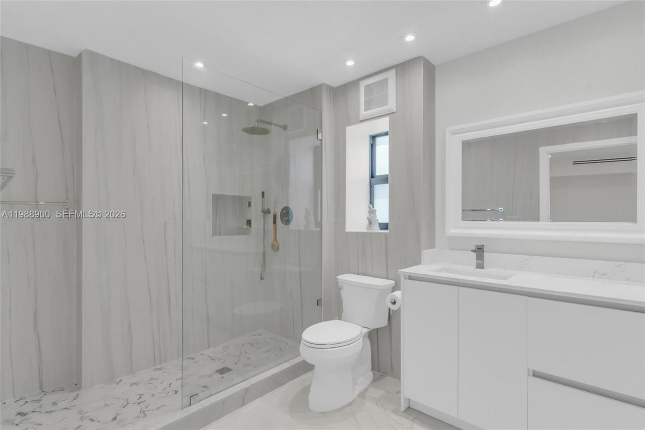 Real estate property located at 20441 30th Ave #424-9, Miami-dade, Villa Dorada Condo No 2, Aventura, FL