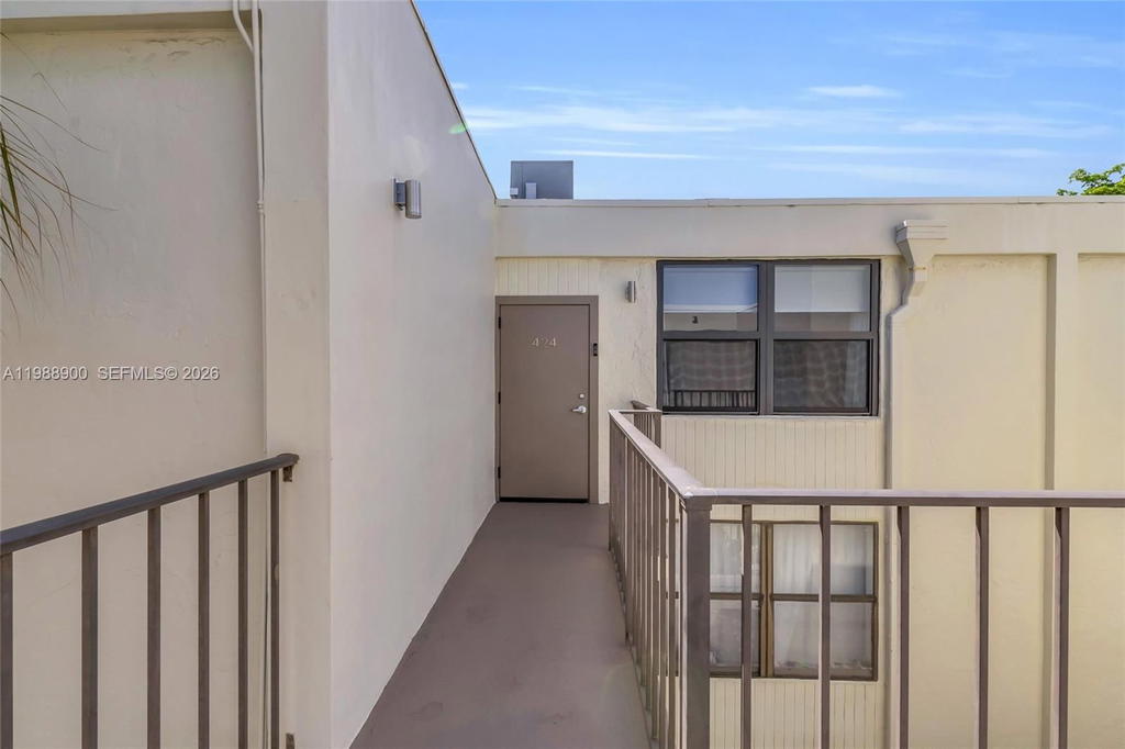Real estate property located at 20441 30th Ave #424-9, Miami-dade, Villa Dorada Condo No 2, Aventura, FL