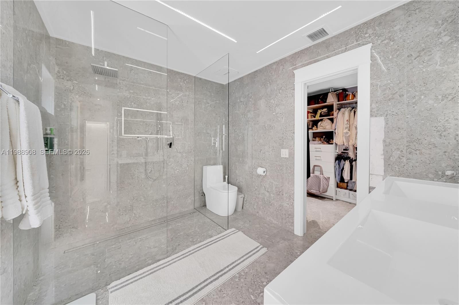 Real estate property located at 10705 128th Ter, Miami-dade, Thousand Pines, Miami, FL