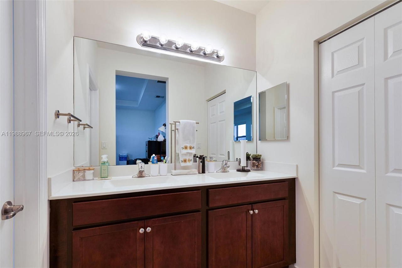 Real estate property located at 9015 183rd St, Miami-dade, Murtha Subdivision, Hialeah, FL
