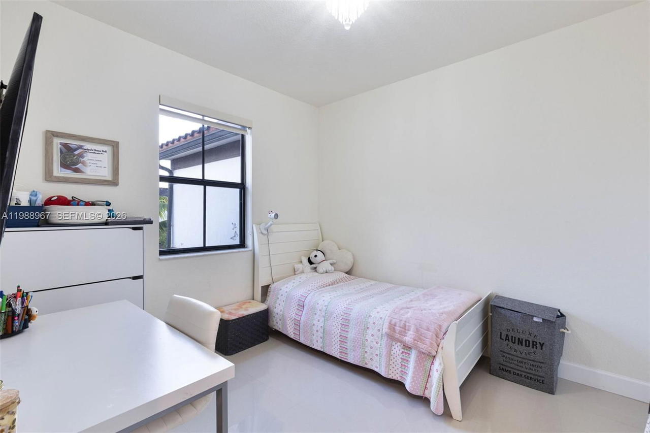 Real estate property located at 9015 183rd St, Miami-dade, Murtha Subdivision, Hialeah, FL