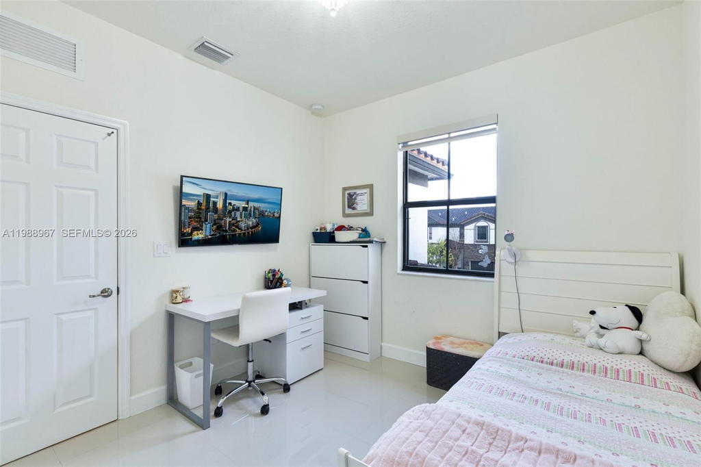 Real estate property located at 9015 183rd St, Miami-dade, Murtha Subdivision, Hialeah, FL