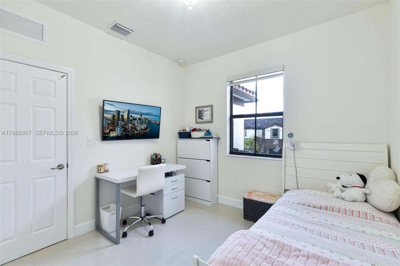 Real estate property located at 9015 183rd St, Miami-dade, Murtha Subdivision, Hialeah, FL