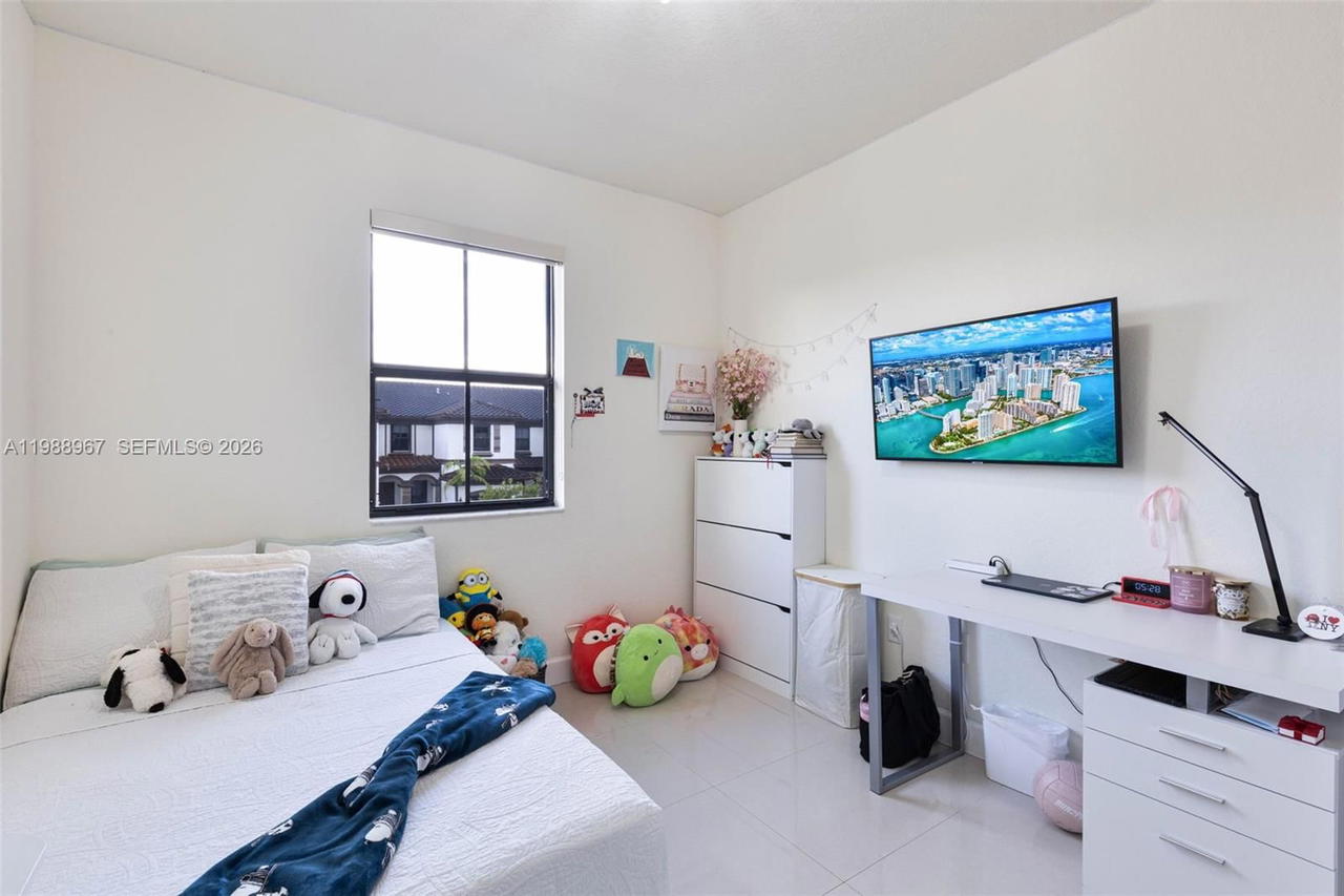 Real estate property located at 9015 183rd St, Miami-dade, Murtha Subdivision, Hialeah, FL