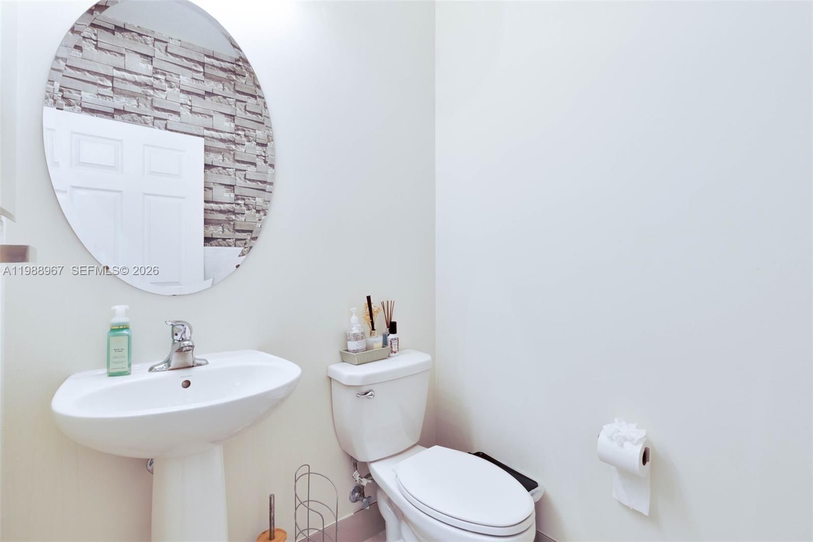 Real estate property located at 9015 183rd St, Miami-dade, Murtha Subdivision, Hialeah, FL