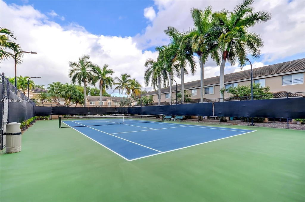 Real estate property located at 5725 114th Path #106, Miami-dade, Las Brisas At Doral Condo, Doral, FL