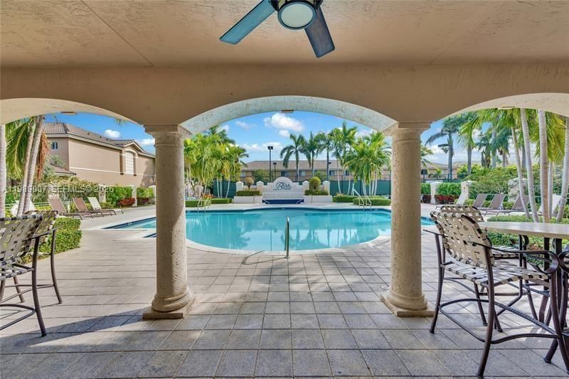 Real estate property located at 5725 114th Path #106, Miami-dade, Las Brisas At Doral Condo, Doral, FL