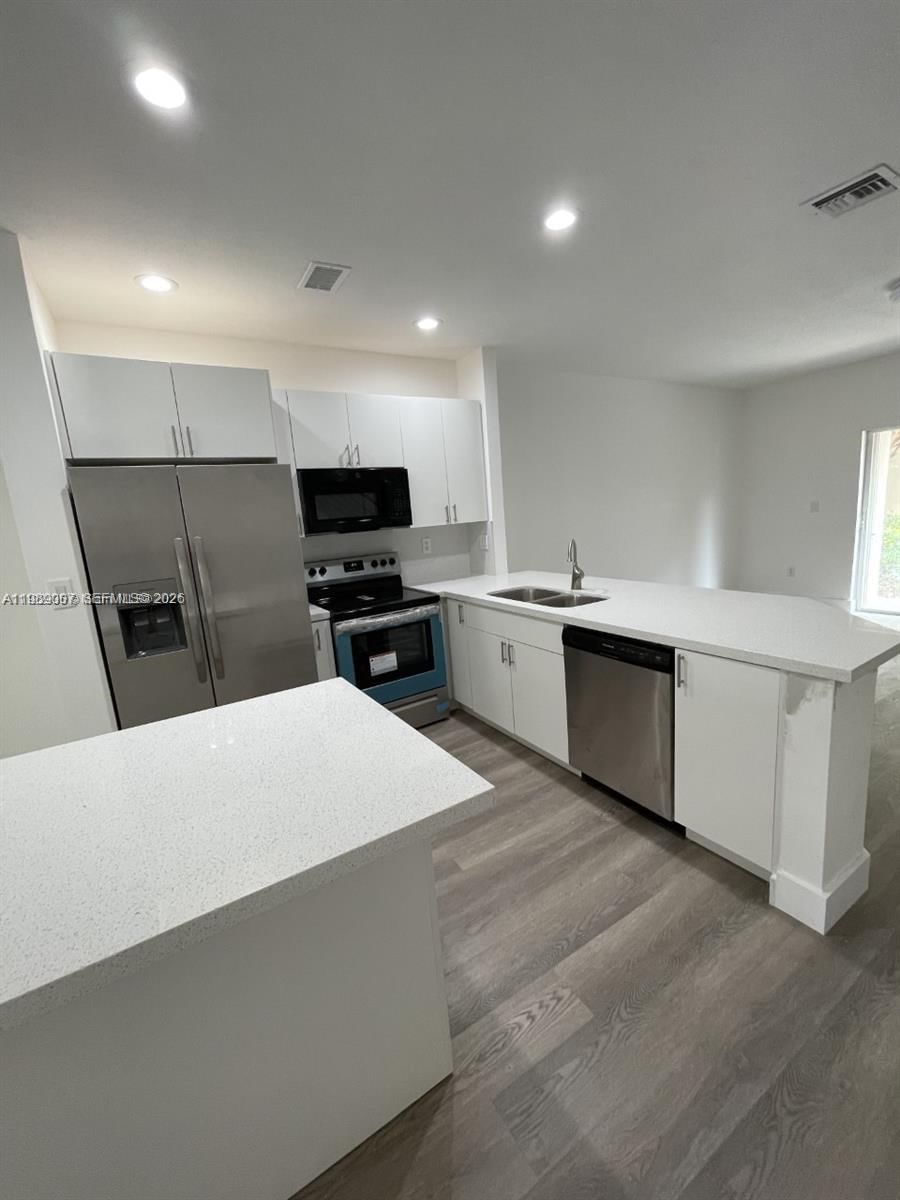Real estate property located at 5725 114th Path #106, Miami-dade, Las Brisas At Doral Condo, Doral, FL