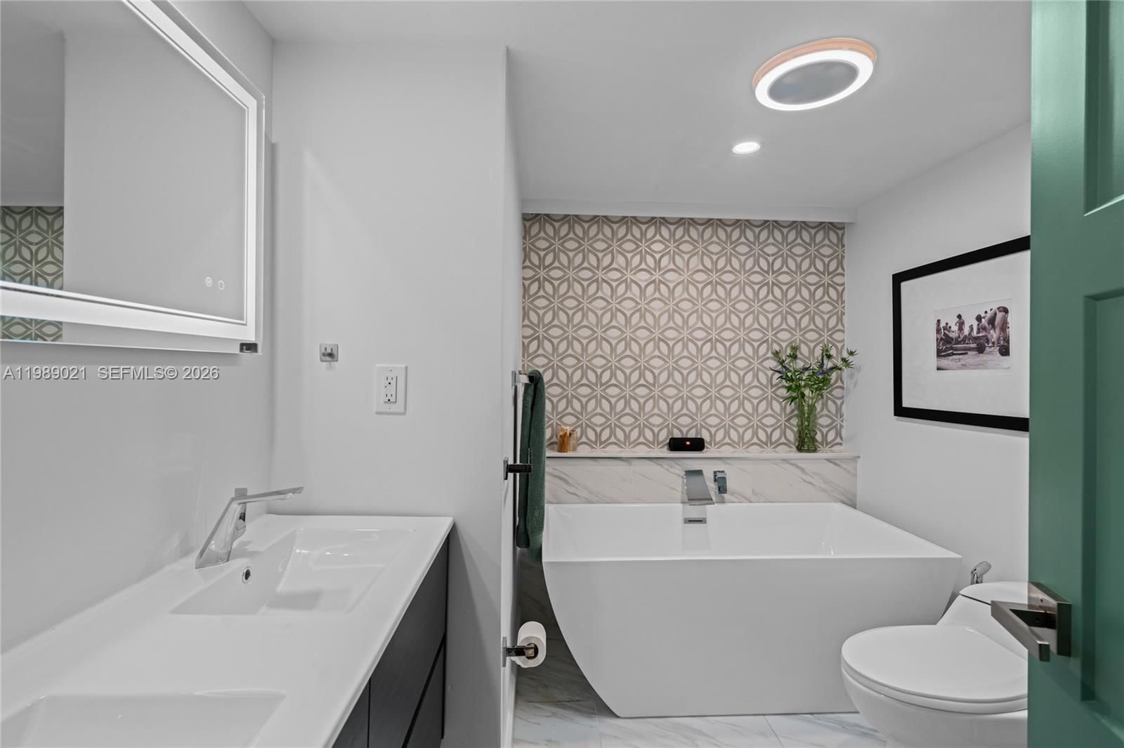 Real estate property located at 1940 2nd Ave #118J, Broward, Manor Grove Village Four, Wilton Manors, FL