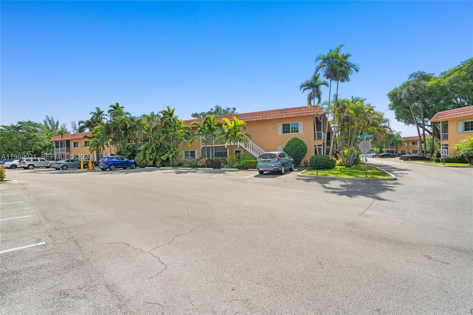 Real estate property located at 1940 2nd Ave #118J, Broward, Manor Grove Village Four, Wilton Manors, FL