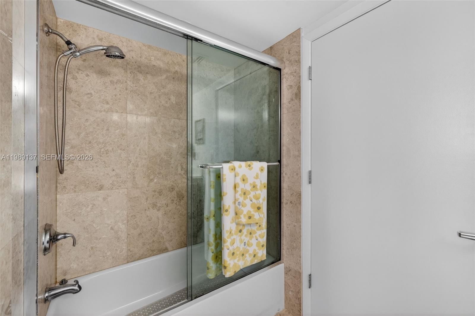 Real estate property located at 3020 32nd Ave #614, Broward, Tides At Bridgeside Squar, Fort Lauderdale, FL