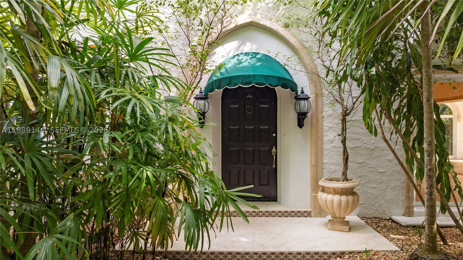 Real estate property located at 3685 Royal Palm Ave, Miami-dade, Coconut Grove Pk 2nd Amd, Miami, FL