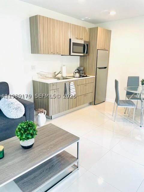 Real estate property located at 1419 West Ave #106, Miami-dade, 1419 West Condo, Miami Beach, FL