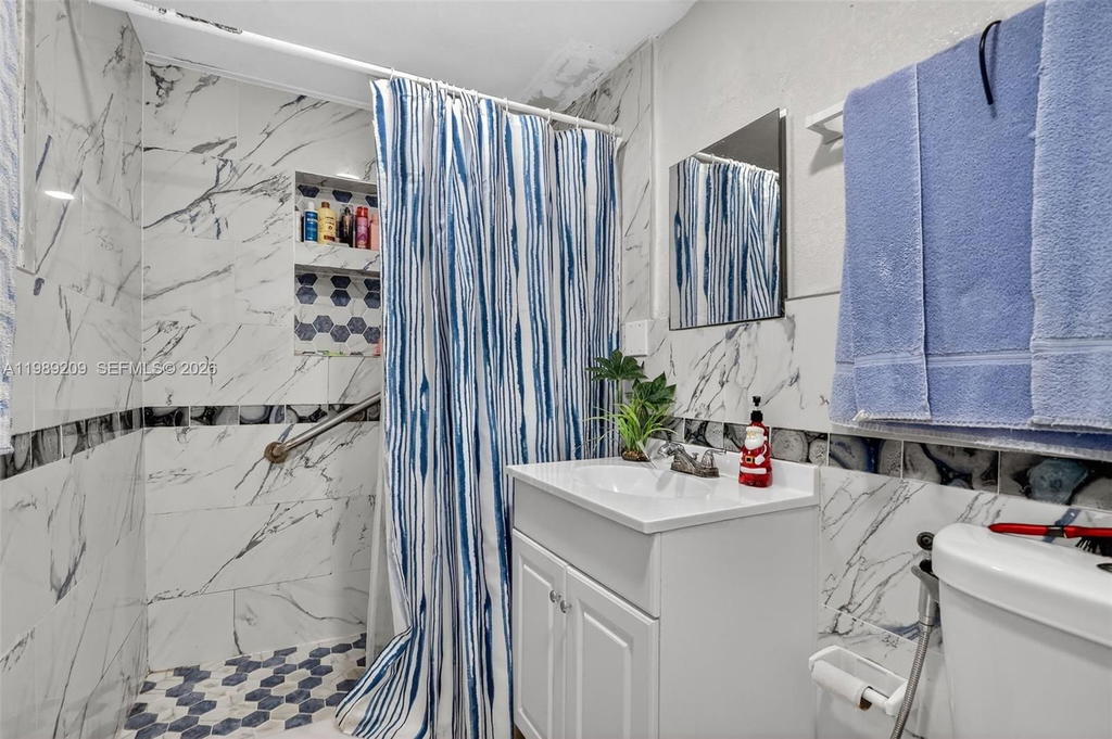 Real estate property located at 1680 122nd St, Miami-dade, Sunkist Grove, North Miami, FL