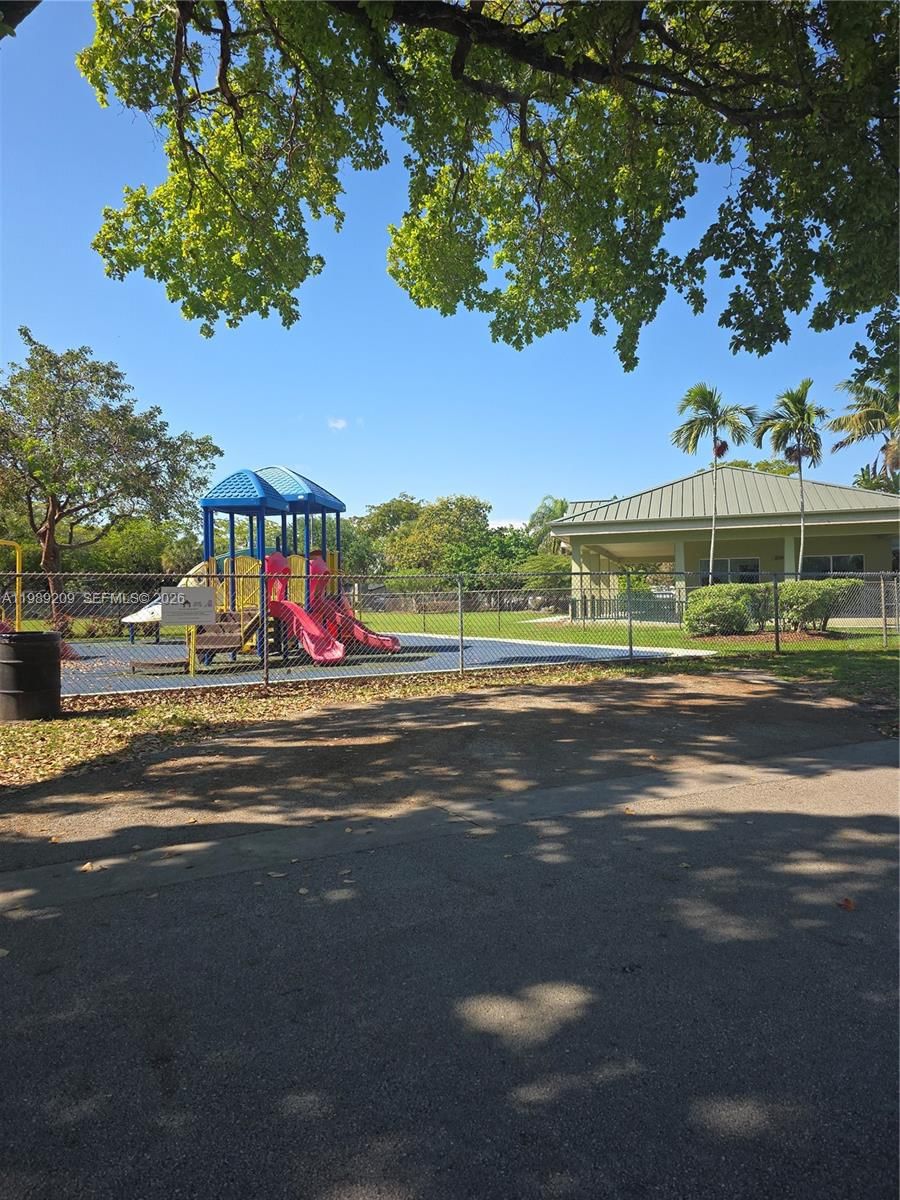 Real estate property located at 1680 122nd St, Miami-dade, Sunkist Grove, North Miami, FL