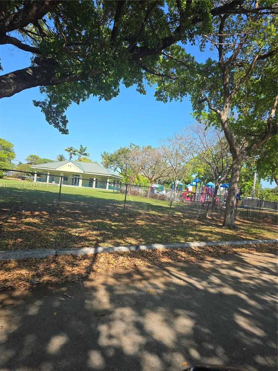 Real estate property located at 1680 122nd St, Miami-dade, Sunkist Grove, North Miami, FL