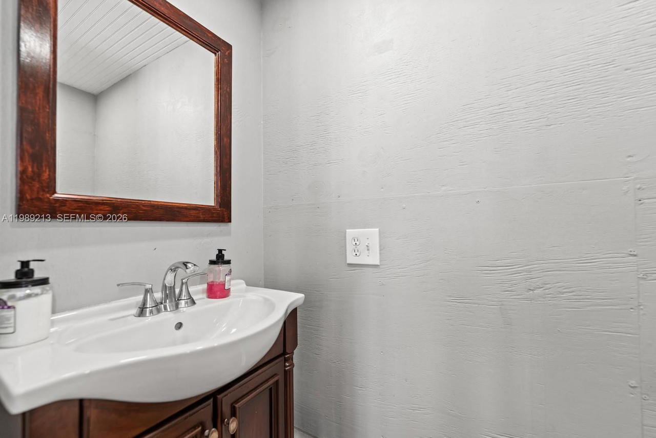 Real estate property located at 3605 122nd Pl, Miami-dade, Southern Ests 3rd Addn, Miami, FL
