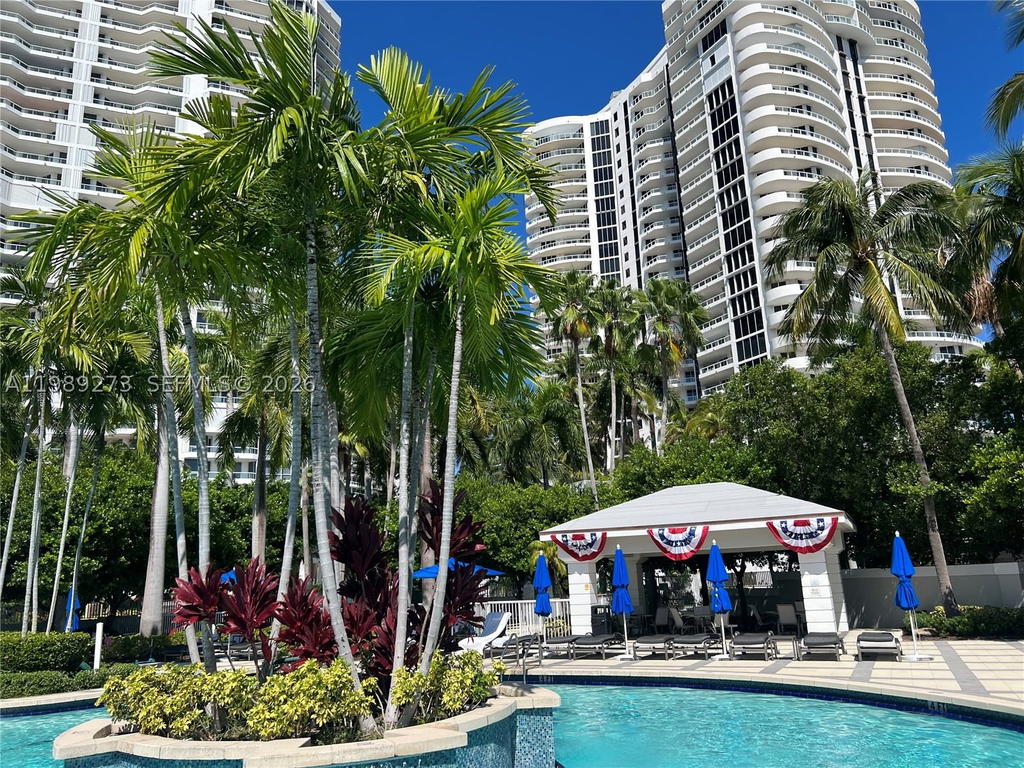 Real estate property located at 21050 Point Pl #702, Miami-dade, Atlantic Iii At The Point, Aventura, FL