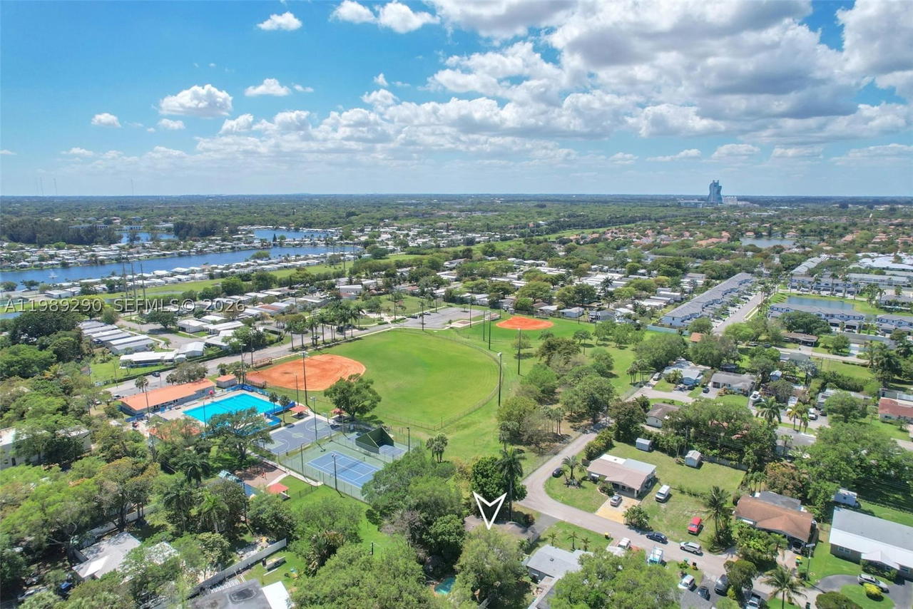 Real estate property located at 5060 29th Ave, Broward, Edgewater Manor No 2, Dania Beach, FL