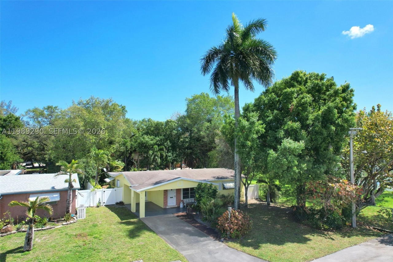 Real estate property located at 5060 29th Ave, Broward, Edgewater Manor No 2, Dania Beach, FL