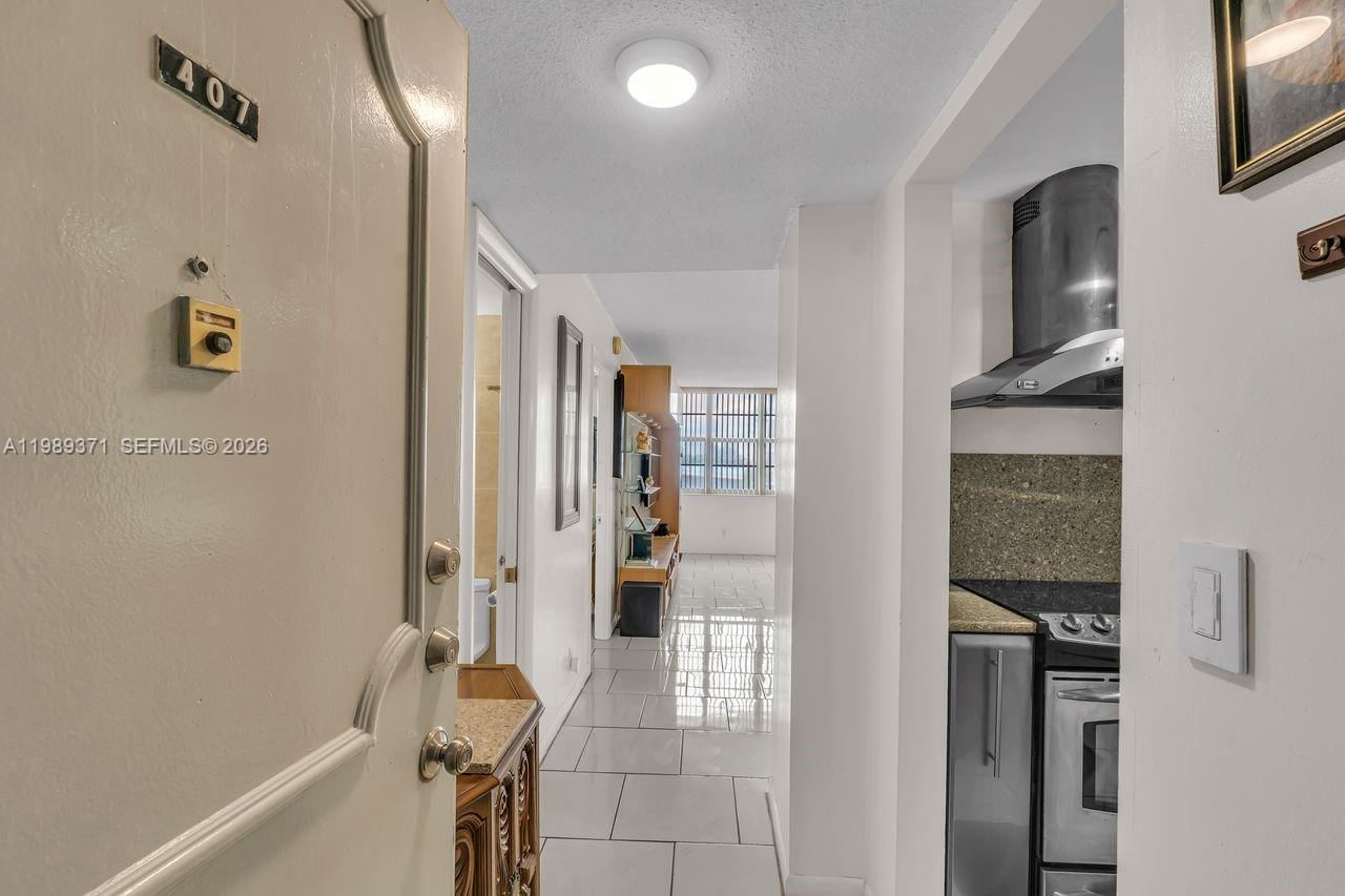 Real estate property located at 1825 Ocean Dr #407, Broward, Imperial Towers Condo, Hallandale Beach, FL
